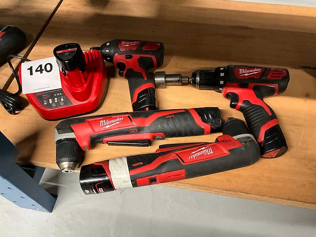 Milwaukee schroefboormachine (4x) - afbeelding 1 van  5