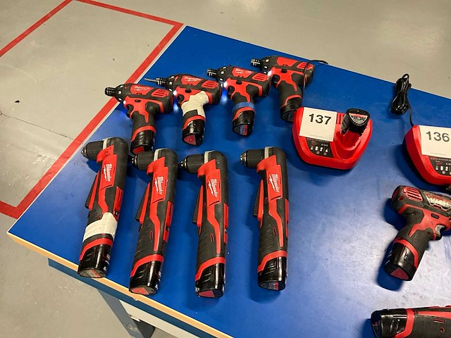 Milwaukee schroefboormachine (8x) - afbeelding 1 van  6