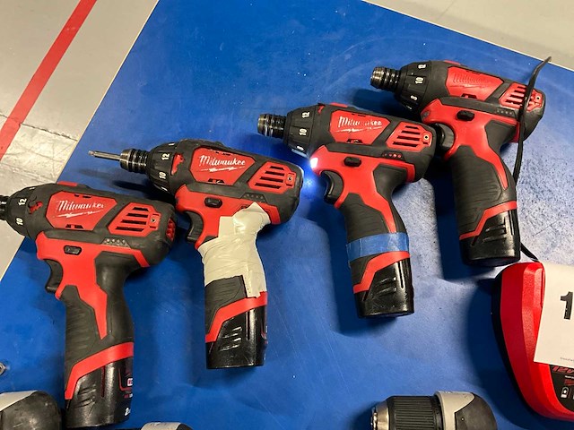 Milwaukee schroefboormachine (8x) - afbeelding 4 van  6