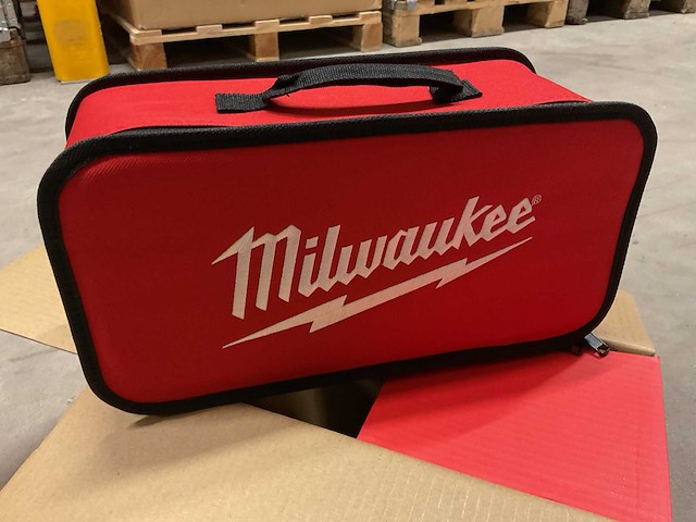 Milwaukee sps 140 vlakschuurmachine - afbeelding 3 van  3