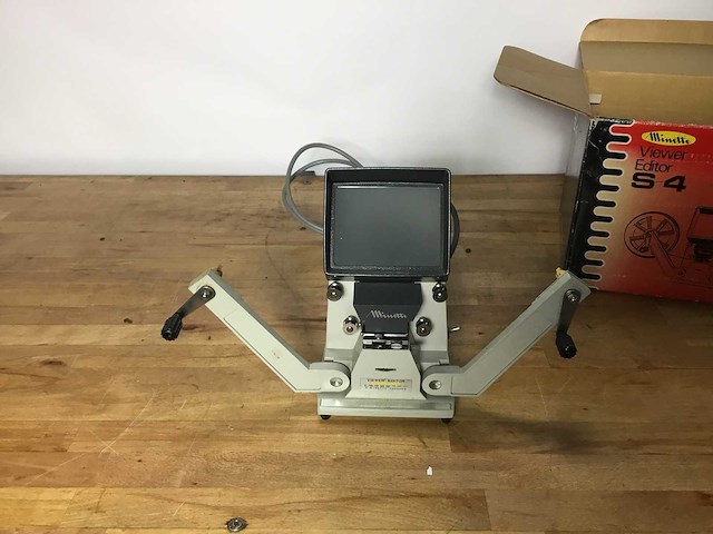 Minette - viewer editors4 - projectors & projection - afbeelding 1 van  5