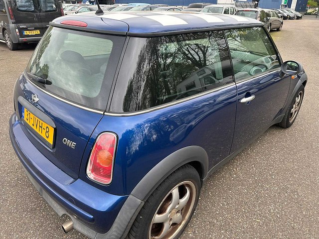 Mini - 2001 - mini - 1.6 one - 31-jvh-8 - afbeelding 8 van  12