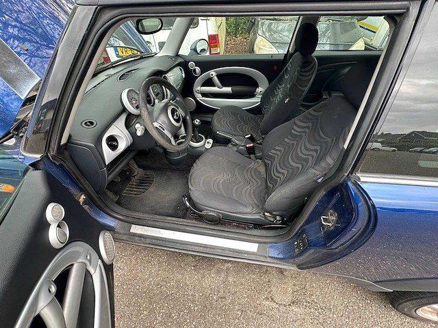 Mini - 2001 - mini - 1.6 one - 31-jvh-8 - afbeelding 9 van  12