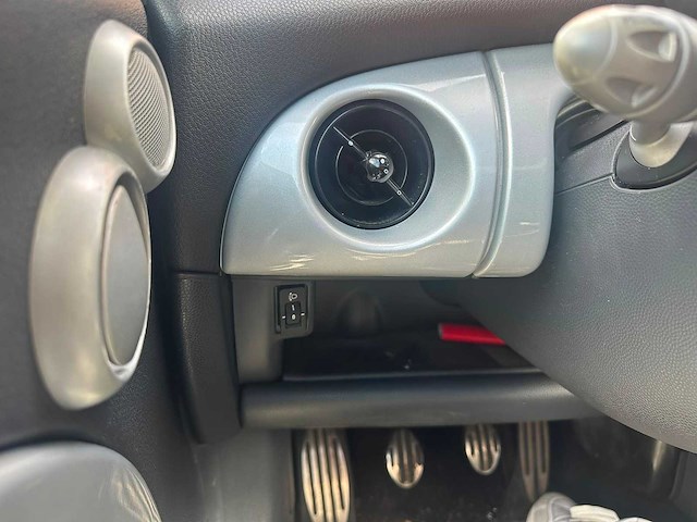 Mini - 2002 - 3-deurs - 1.6 one salt - personenauto - afbeelding 10 van  19
