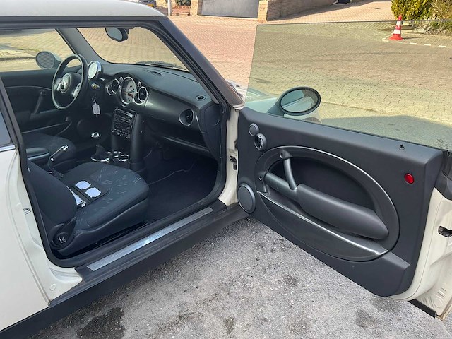 Mini - 2006 - 1.6 one - personenauto (22-tn-gh) - afbeelding 6 van  20