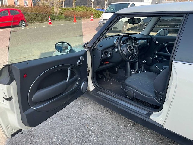 Mini - 2006 - 1.6 one - personenauto (22-tn-gh) - afbeelding 19 van  20
