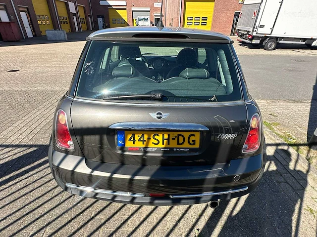 Mini - 2006 - 3-deurs - 1.6 cooper park lane - personenauto - afbeelding 4 van  19