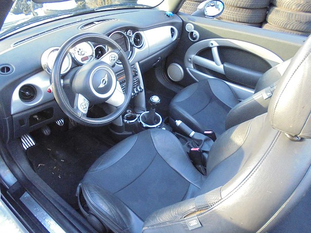 Mini - 2006 - mini cabrio - 1.6 cooper s - 60-nkj-9 - afbeelding 11 van  14