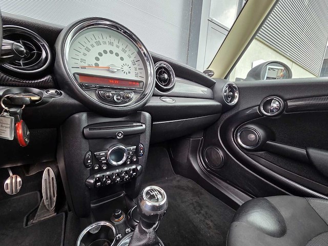 Mini - 2010 - 1.6 cooper s chili - 76-ngb-7 - afbeelding 10 van  28