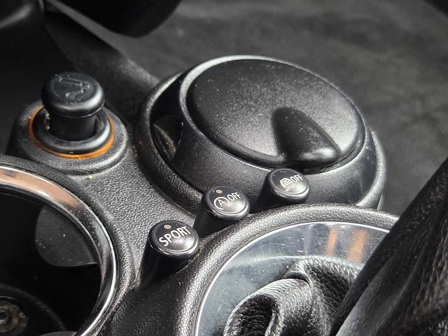 Mini - 2010 - 1.6 cooper s chili - 76-ngb-7 - afbeelding 11 van  28