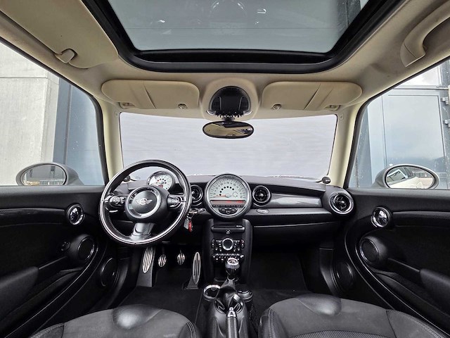 Mini - 2010 - 1.6 cooper s chili - 76-ngb-7 - afbeelding 14 van  28