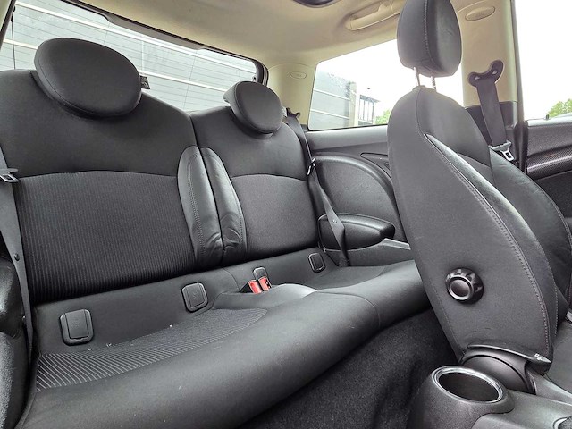 Mini - 2010 - 1.6 cooper s chili - 76-ngb-7 - afbeelding 17 van  28