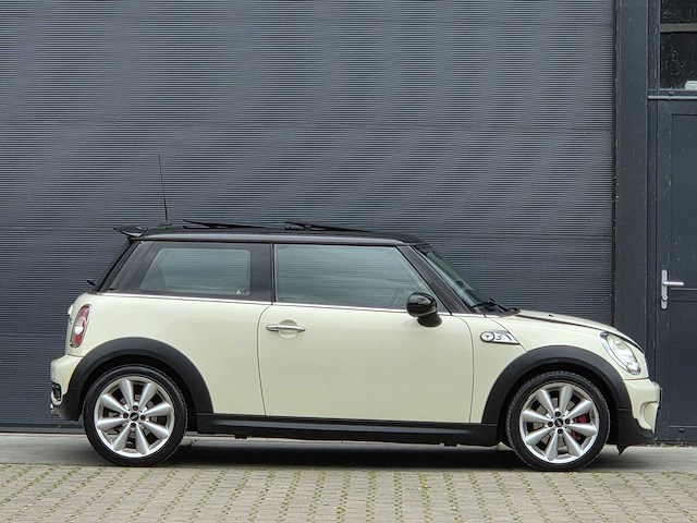 Mini - 2010 - 1.6 cooper s chili - 76-ngb-7 - afbeelding 23 van  28
