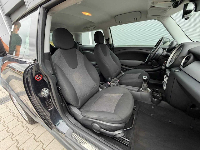 Mini - 3-deurs - 1.4 one - personenauto - 2008 - afbeelding 3 van  24