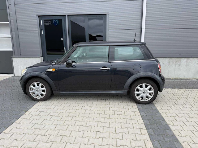 Mini - 3-deurs - 1.4 one - personenauto - 2008 - afbeelding 12 van  24