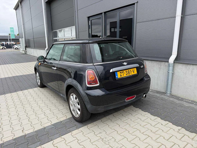 Mini - 3-deurs - 1.4 one - personenauto - 2008 - afbeelding 19 van  24