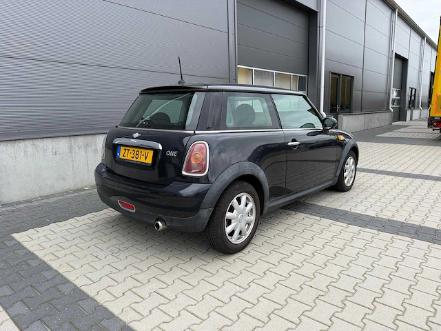 Mini - 3-deurs - 1.4 one - personenauto - 2008 - afbeelding 22 van  24