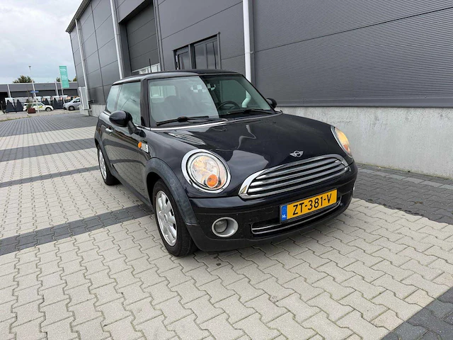 Mini - 3-deurs - 1.4 one - personenauto - 2008 - afbeelding 23 van  24