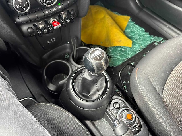 Mini - 3-deurs - 1.5 cooper business rg-572-t 2017 iaw - afbeelding 8 van  9