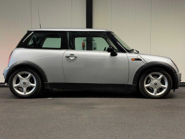 Mini - 3-deurs - 1.6 cooper chili - 25-gsb-8 - 2002 iaw - afbeelding 12 van  18