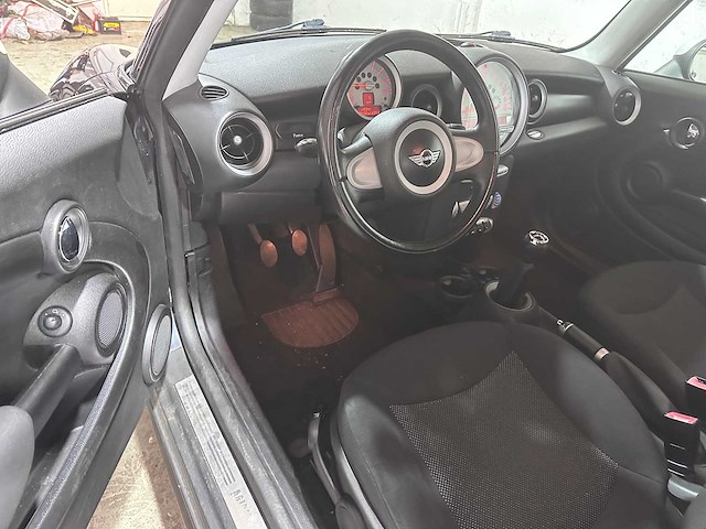 Mini - 3-deurs - 1.6 cooper pepper - 06-xb-xh- 2007 - afbeelding 12 van  15