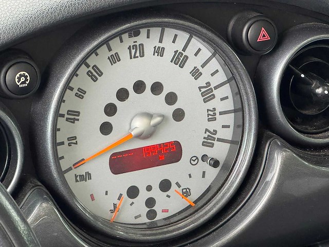 Mini - cabrio - 1.6 cooper chili - 2005 - personenauto - afbeelding 6 van  15