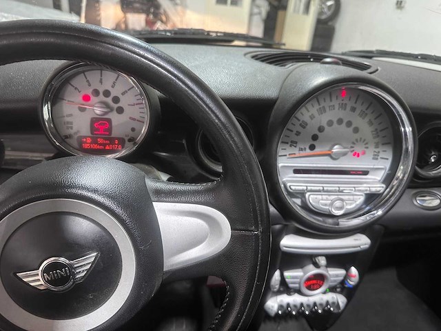 Mini - clubman - 1.6 one white&black - kn-143-j- 2010 - afbeelding 2 van  2
