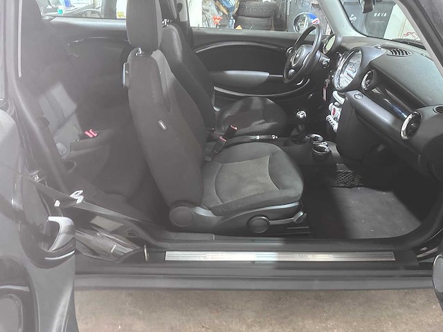 Mini - clubman - 1.6 one white&black - kn-143-j- 2010 - afbeelding 3 van  7
