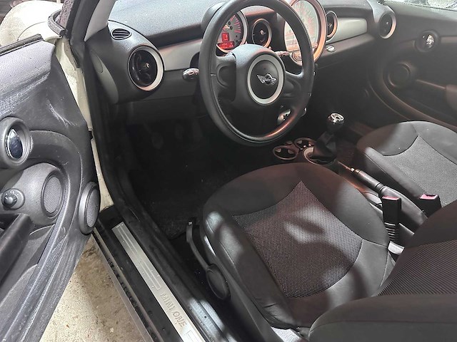 Mini - mini - 1.4 one - car - 2008 - afbeelding 14 van  16