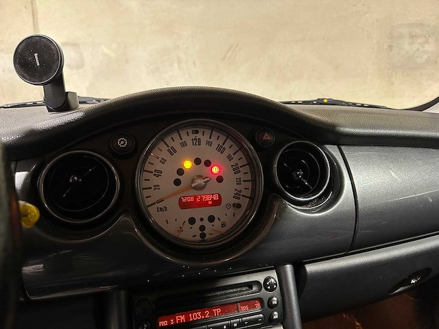 Mini 1.6 one pepper 90pk 2005, 20-rs-bz youngtimer - afbeelding 18 van  37