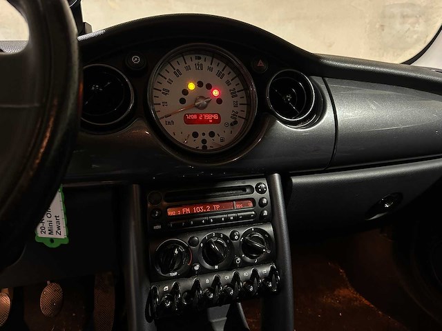Mini 1.6 one pepper 90pk 2005, 20-rs-bz youngtimer - afbeelding 17 van  37