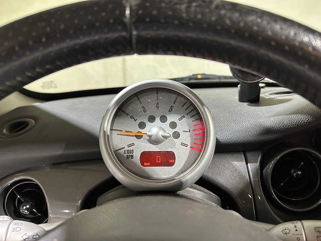 Mini 1.6 one pepper 90pk 2005, 20-rs-bz youngtimer - afbeelding 15 van  37