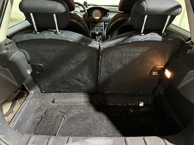 Mini 1.6 one pepper 90pk 2005, 20-rs-bz youngtimer - afbeelding 25 van  37