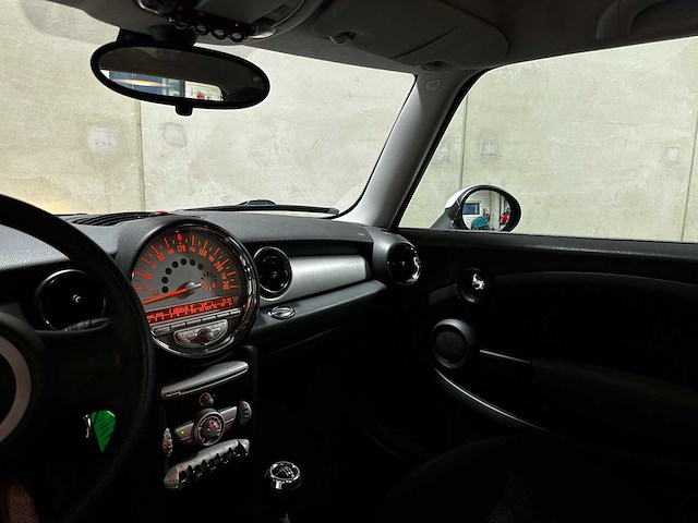 Mini 3-deurs 1.6 cooper 120pk 2008, 93-ldx-9 - afbeelding 32 van  43