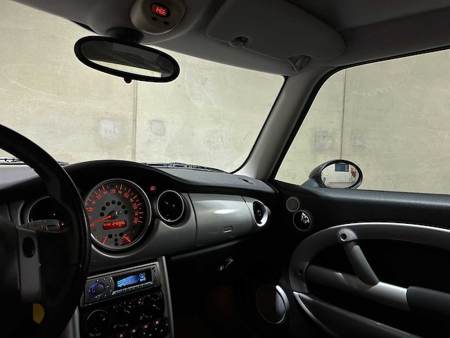 Mini 3-deurs 1.6 cooper chili 116pk 2004, 27-xtl-3 - afbeelding 10 van  42