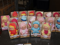 Mini baby zittend mix geleverd 2 stuks in ds 1 - afbeelding 2 van  3