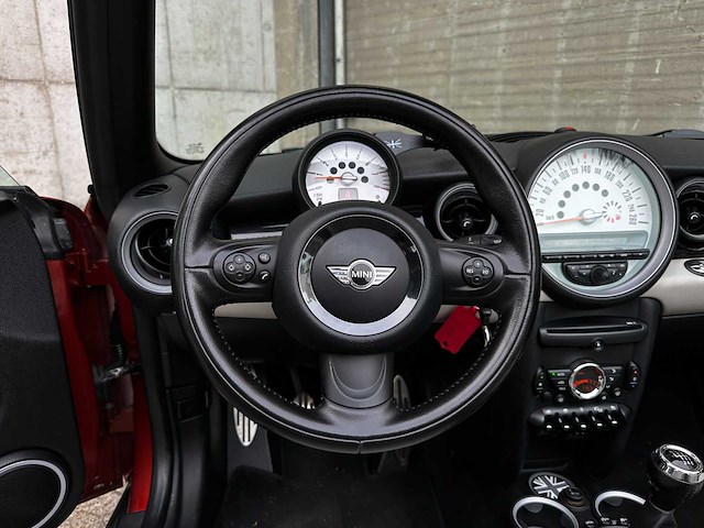 Mini cabrio 1.6 cooper s chili 161pk 2011 (83.694 km), r-420-dg - afbeelding 10 van  48