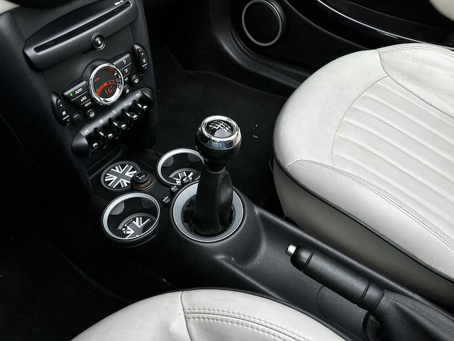 Mini cabrio 1.6 cooper s chili 161pk 2011 (83.694 km), r-420-dg - afbeelding 18 van  48