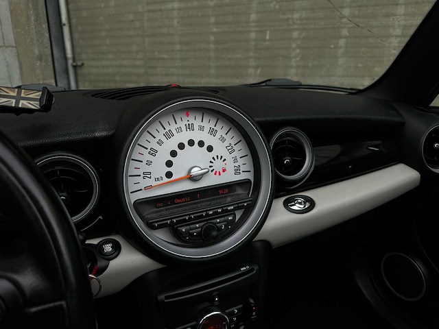 Mini cabrio 1.6 cooper s chili 161pk 2011 (83.694 km), r-420-dg - afbeelding 20 van  48