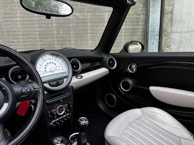 Mini cabrio 1.6 cooper s chili 161pk 2011, r-420-dg - afbeelding 13 van  35