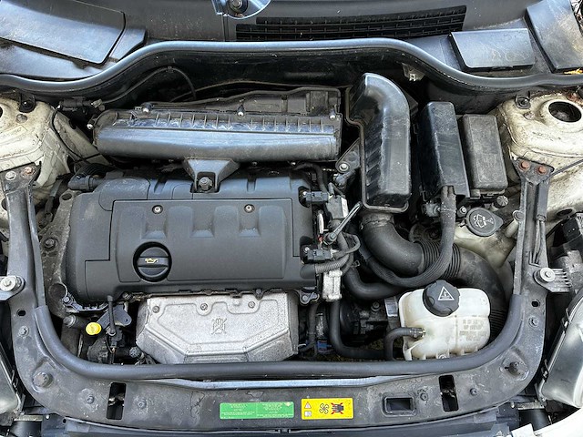 Mini cabrio 1.6 one 98pk 2010, kg-082-j - afbeelding 32 van  45