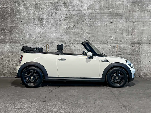 Mini cabrio 1.6 one 98pk 2010, kg-082-j - afbeelding 2 van  47