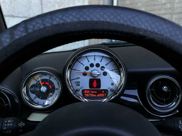Mini cabrio 1.6 one 98pk 2010, kg-082-j - afbeelding 13 van  47
