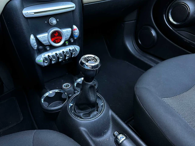 Mini cabrio 1.6 one 98pk 2010, kg-082-j - afbeelding 13 van  37