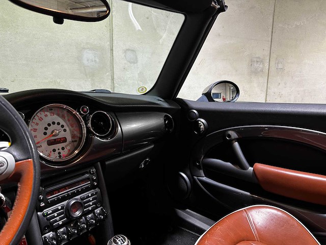 Mini cabrio cooper sidewalk 1.6 116pk 2007, kn-974-n youngtimer - afbeelding 11 van  25
