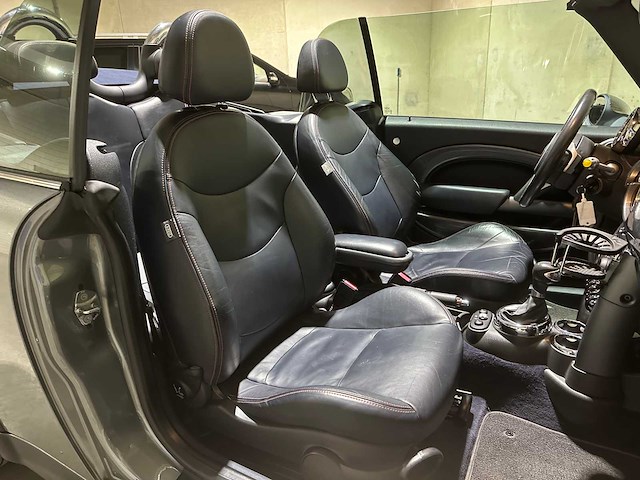 Mini cabriolet cooper s 1.6 chili 170pk 2005, 9-ktf-16 - afbeelding 28 van  37