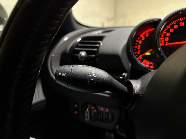 Mini clubman 1.5 one d business edition 116pk 2016 (origineel-nl), kl-038-d - afbeelding 14 van  37