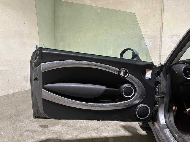 Mini clubman cooper s chili 1.6 120pk 2007, 2-xkz-91 youngtimer - afbeelding 16 van  33