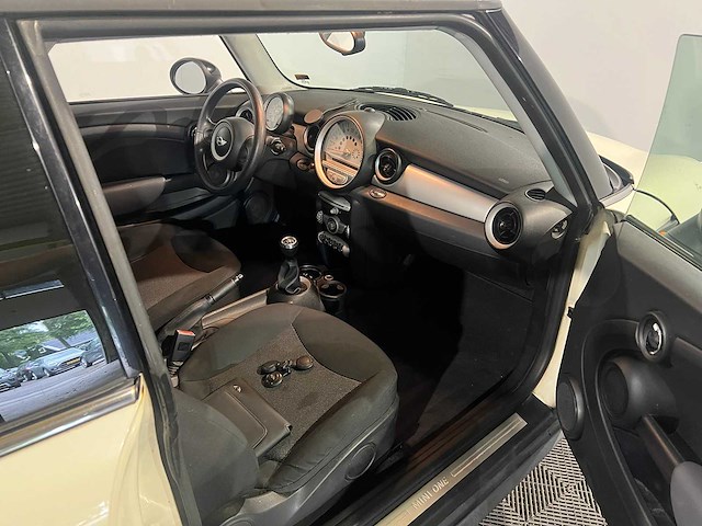 Mini cooper 1.4 one, 92-gbl-7 - afbeelding 15 van  17