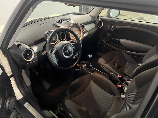 Mini cooper 1.4 one, 92-gbl-7 - afbeelding 17 van  17
